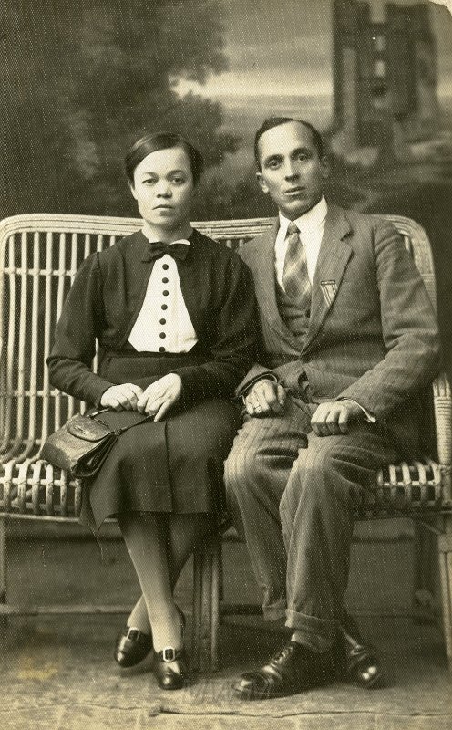 KKE 4022.jpg - Marian i Nadia Niedroszlańscy, Nowogród, 28 XI 1938 r.